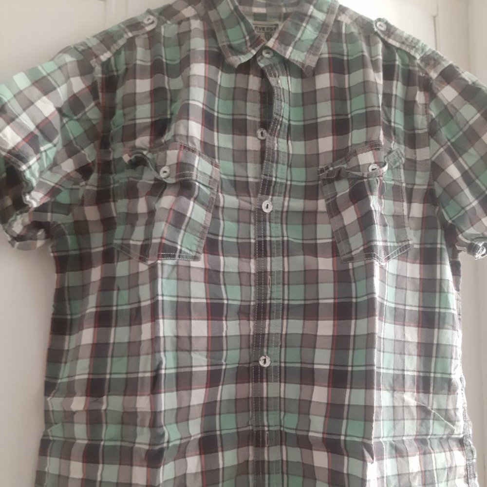 Converse One Star Short Sleeve Button Up Shirt Men’s Large Green Black Plaid